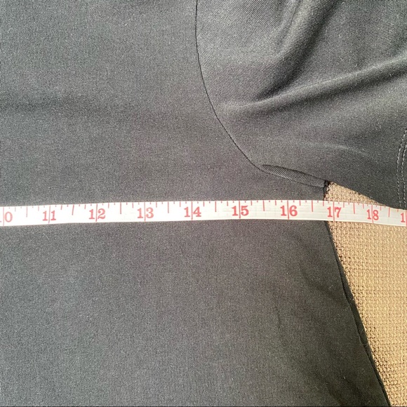 Wilfred Aritzia Black Cropped Boxy Crewneck Short Sleeve T-Shirt - Picture 3 of 5